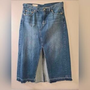 GAP Maxi Denim Skirt – Raw Hem – Medium Wash – Size 16 – Vintage-Inspired Casual